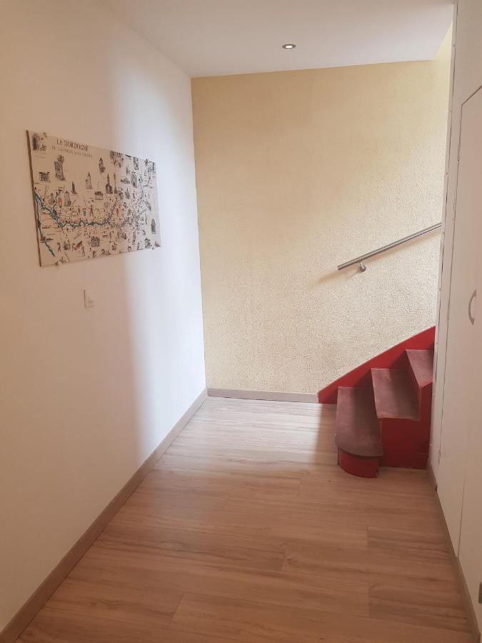 09 - Joli Studio Avec 2 Lits, Logement Tout Equipe Pour 1, 2 Ou 3 Personnes Maximum, Vue Sur Parc Arbore, Parking Privatif Gratuit, Grand Fourgon Possible, Tout Le Linge De Maison Est Fourni Razac-sur-l'Isle Ngoại thất bức ảnh