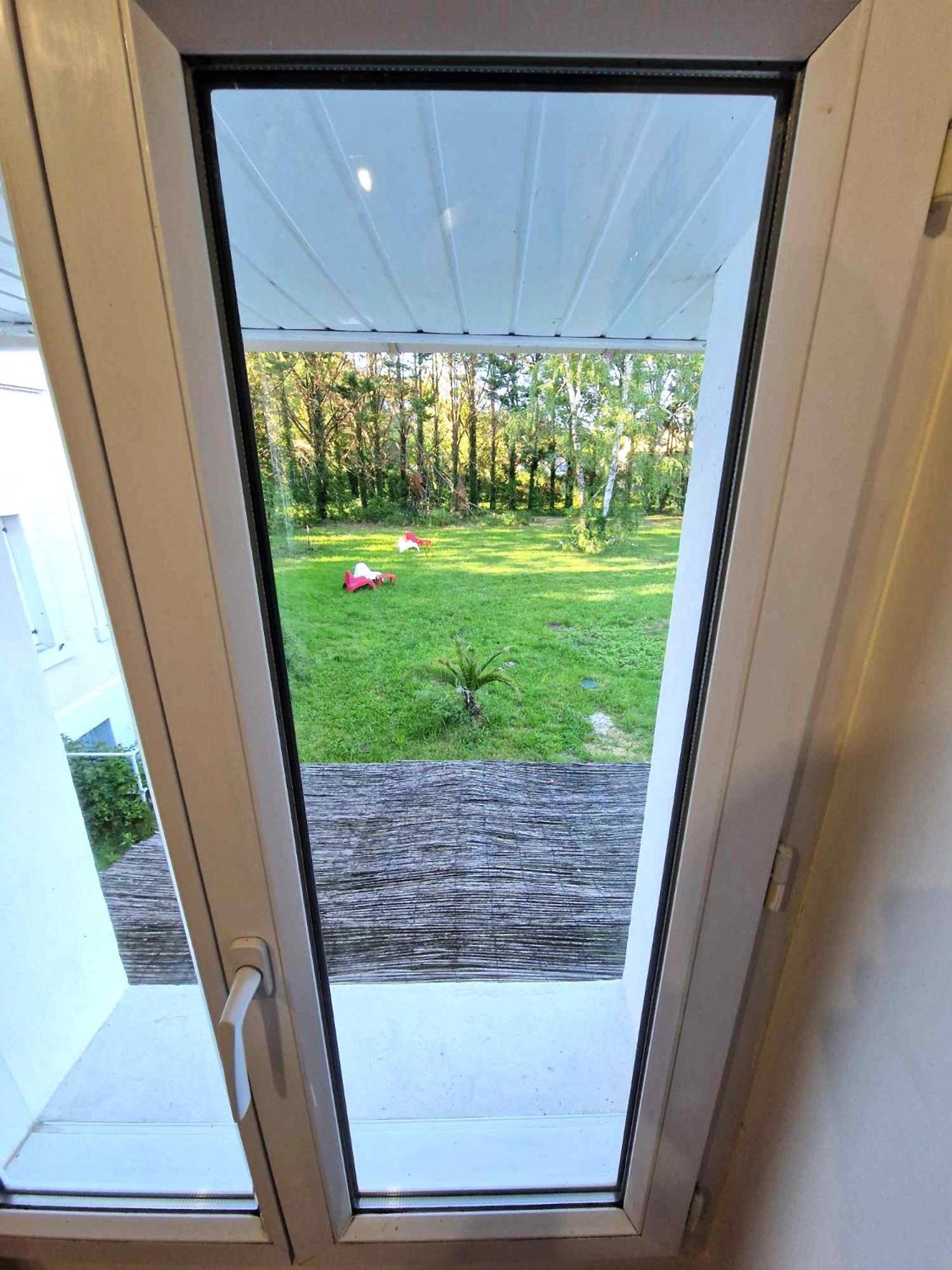 09 - Joli Studio Avec 2 Lits, Logement Tout Equipe Pour 1, 2 Ou 3 Personnes Maximum, Vue Sur Parc Arbore, Parking Privatif Gratuit, Grand Fourgon Possible, Tout Le Linge De Maison Est Fourni Razac-sur-l'Isle Ngoại thất bức ảnh